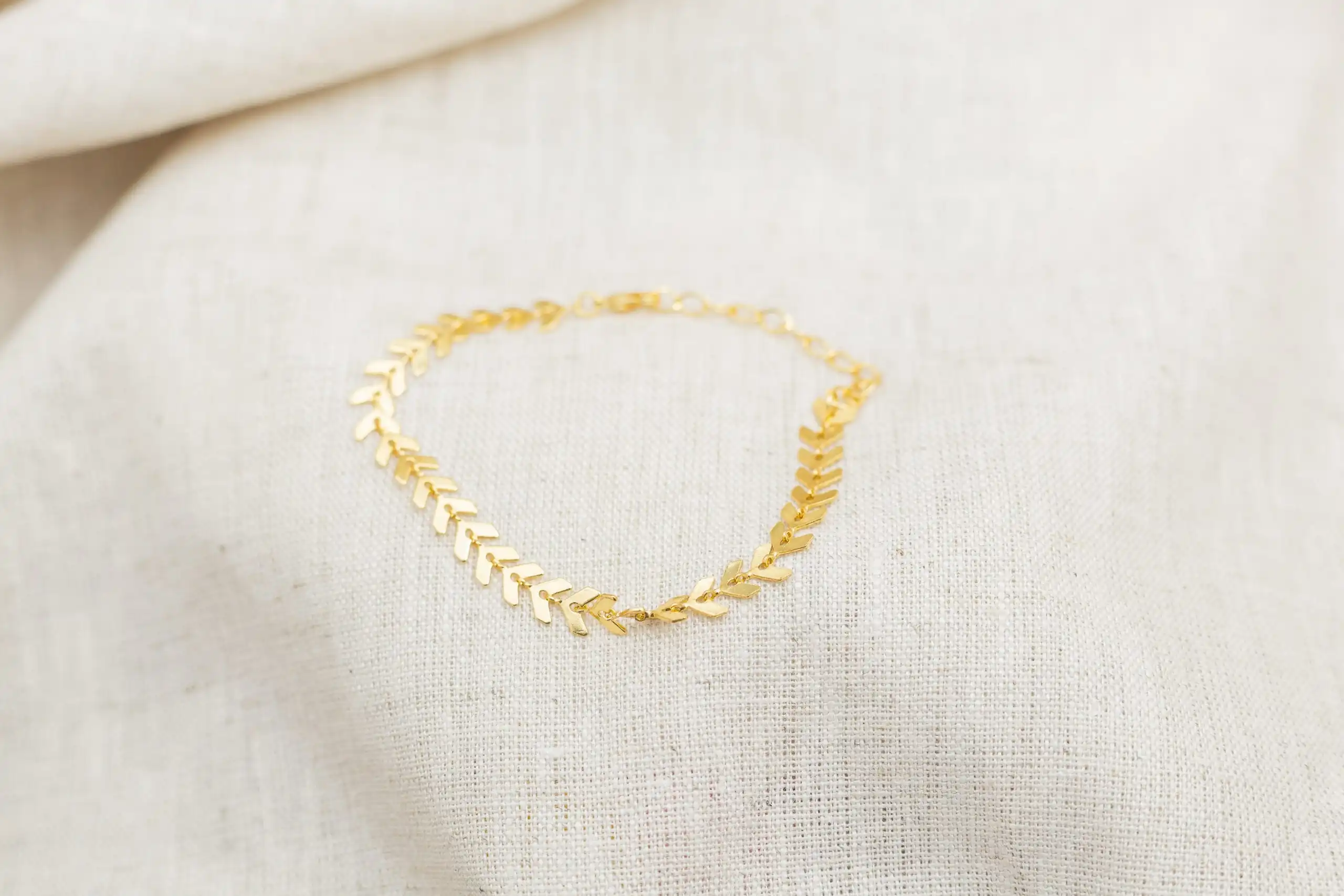 Pulseira Flechas Banhada em Ouro 18k - Imagem 2