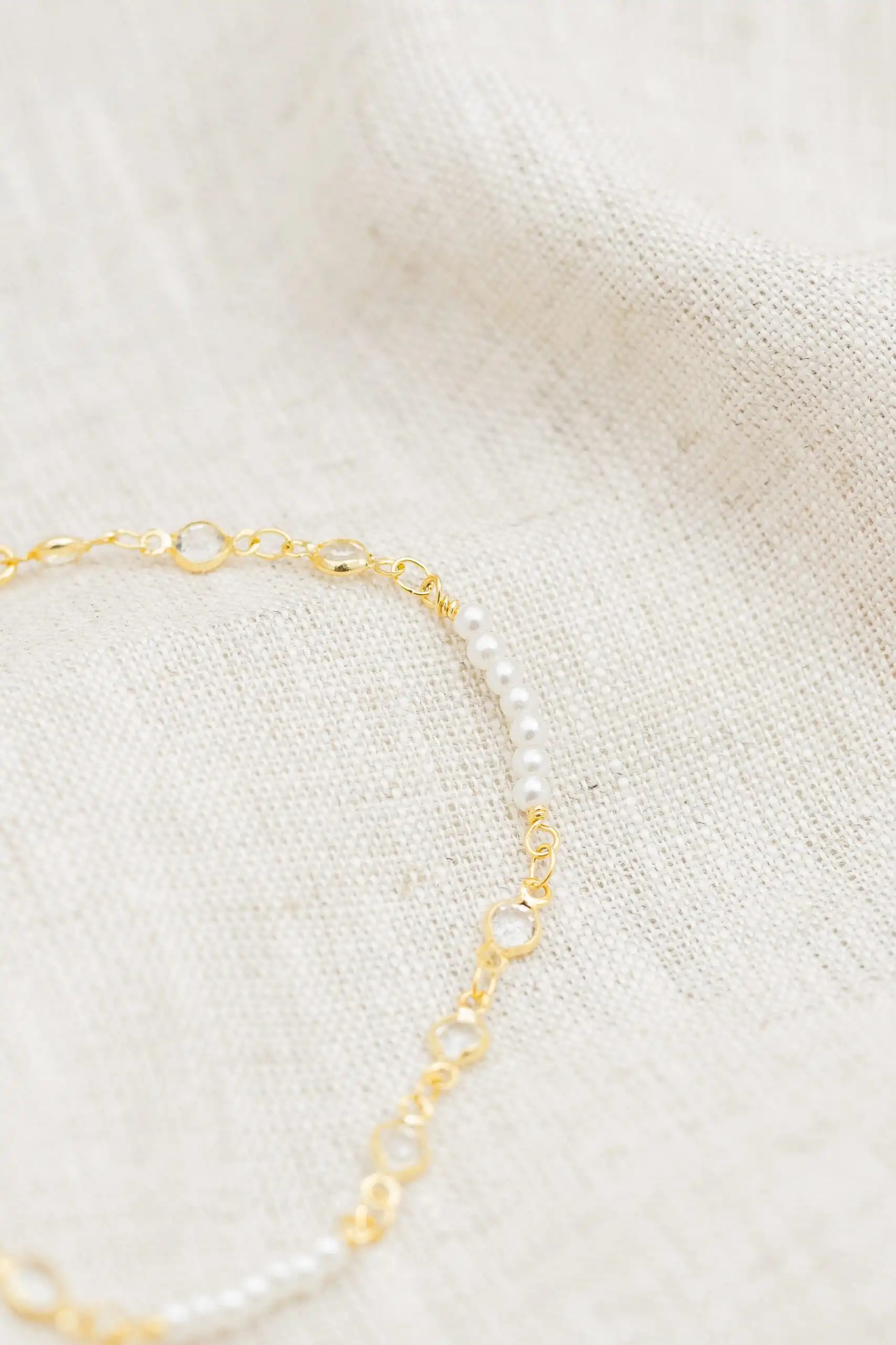 Pulseira de Pérolas e Cristal Banhada em Ouro 18k - Imagem 4