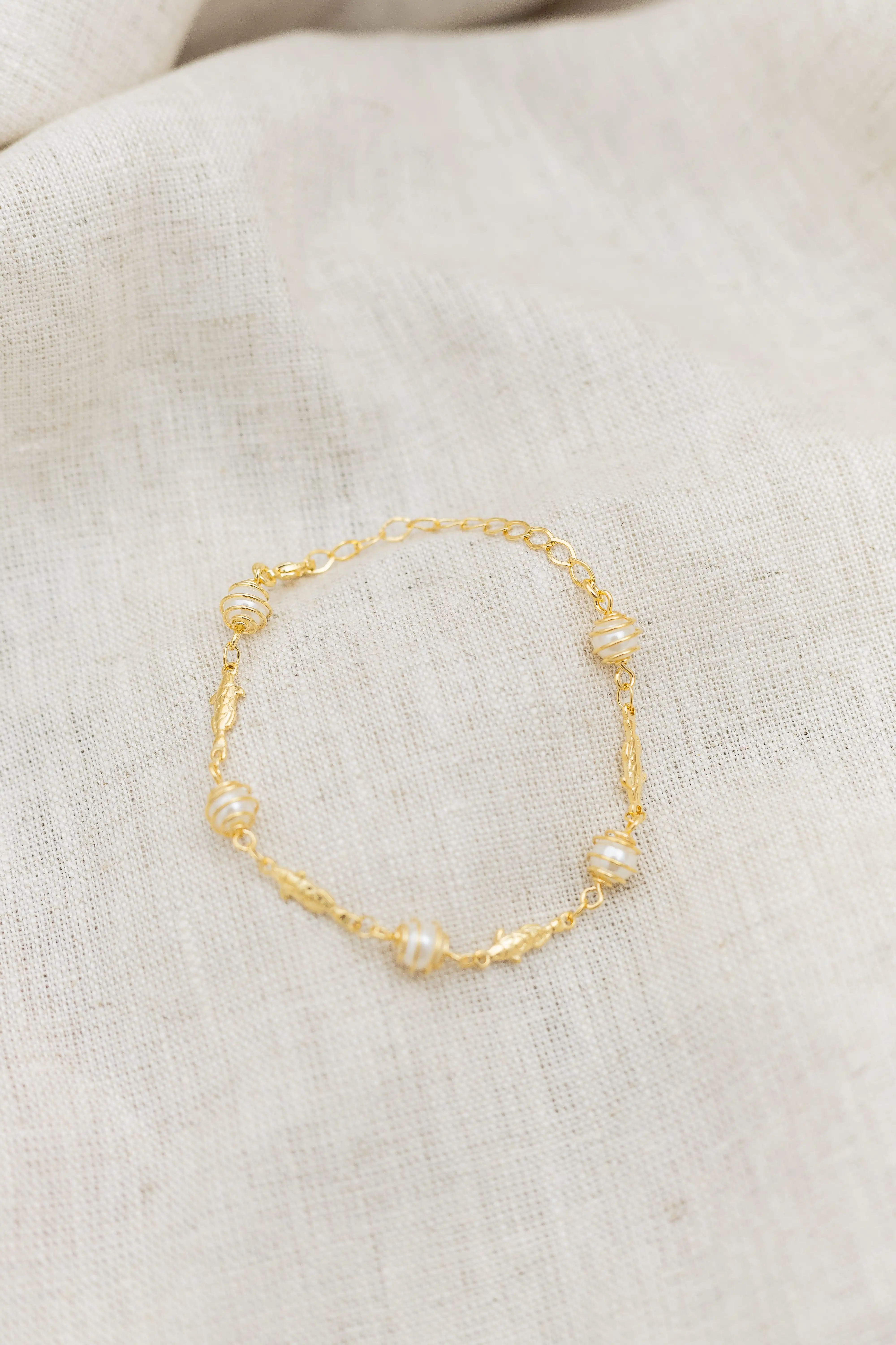 Pulseira Pérolas Banhada em Ouro 18k