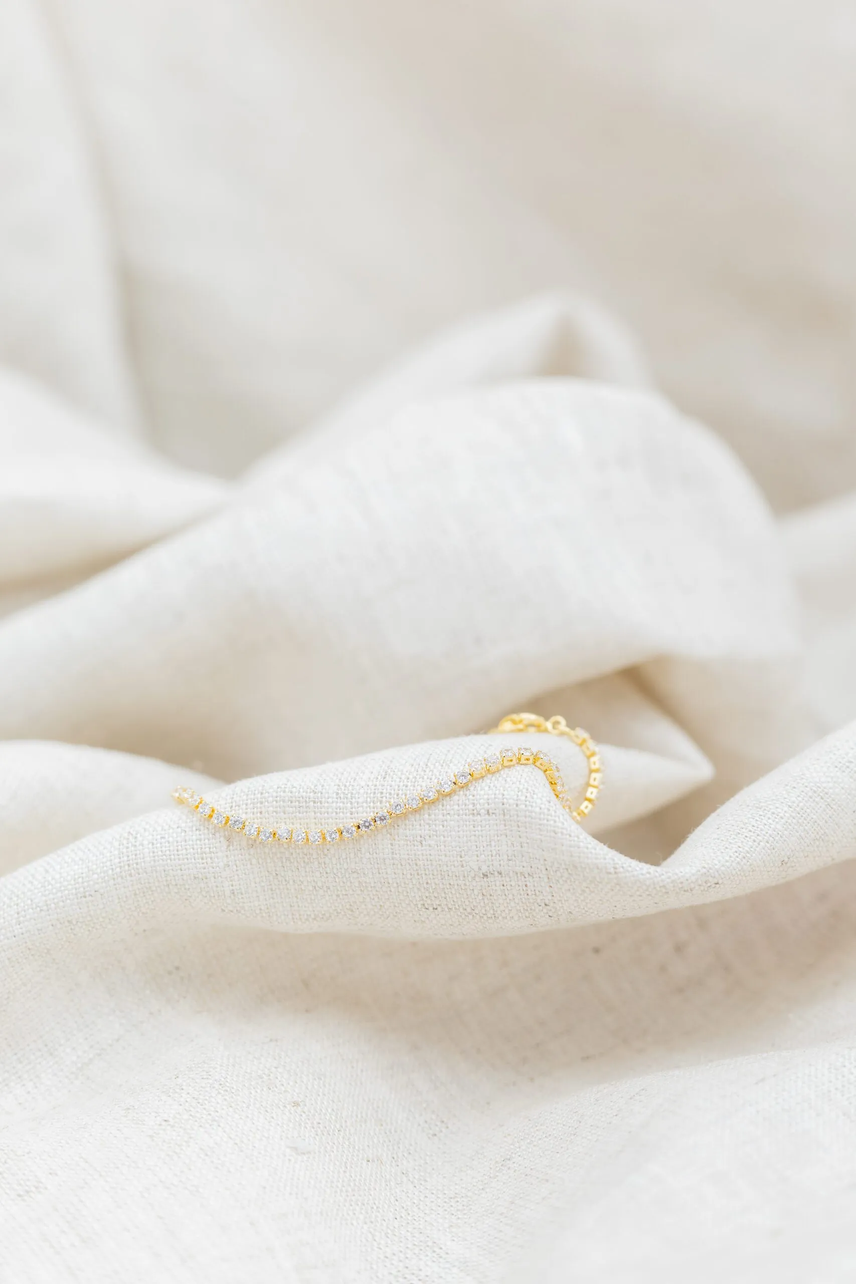 Pulseira de Zircônia Incolor Banhada em Ouro 18k. - Imagem 2