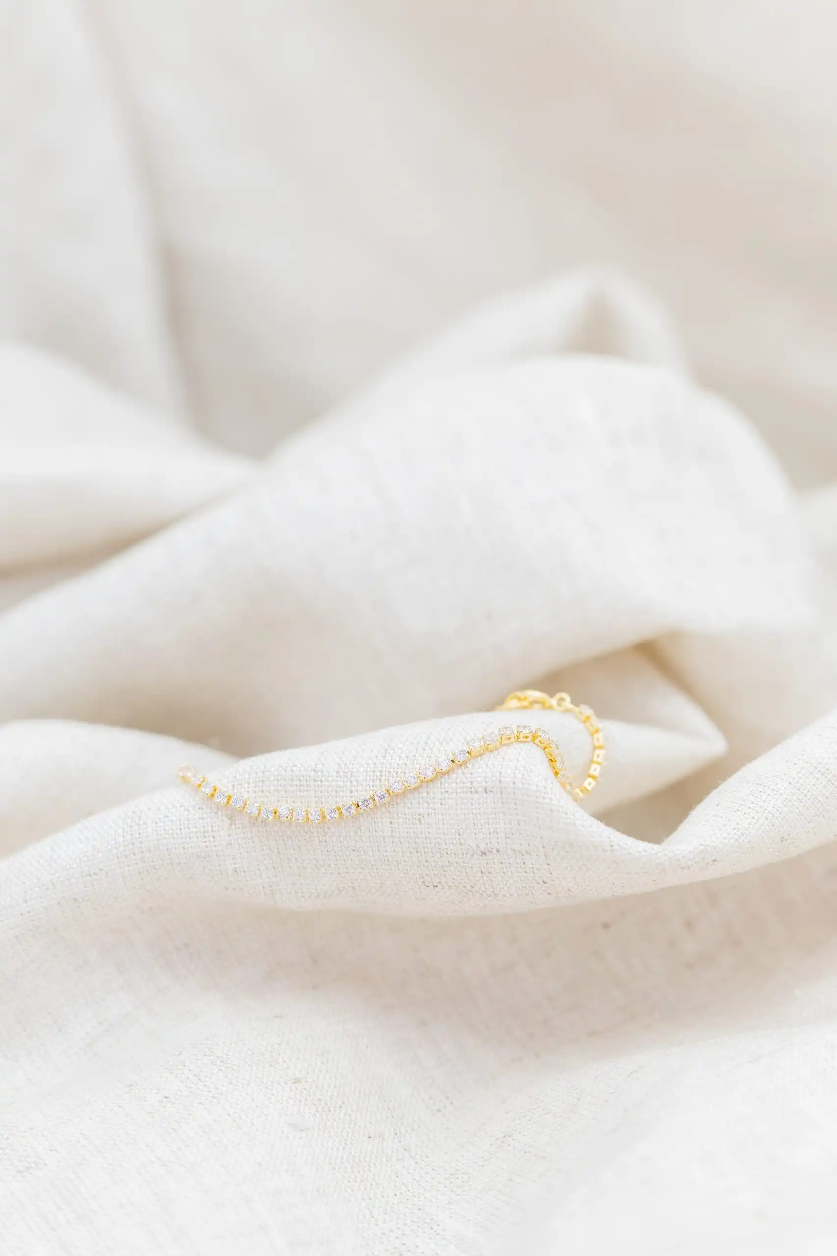 Pulseira de Zircônia Incolor Banhada em Ouro 18k. - Imagem 3