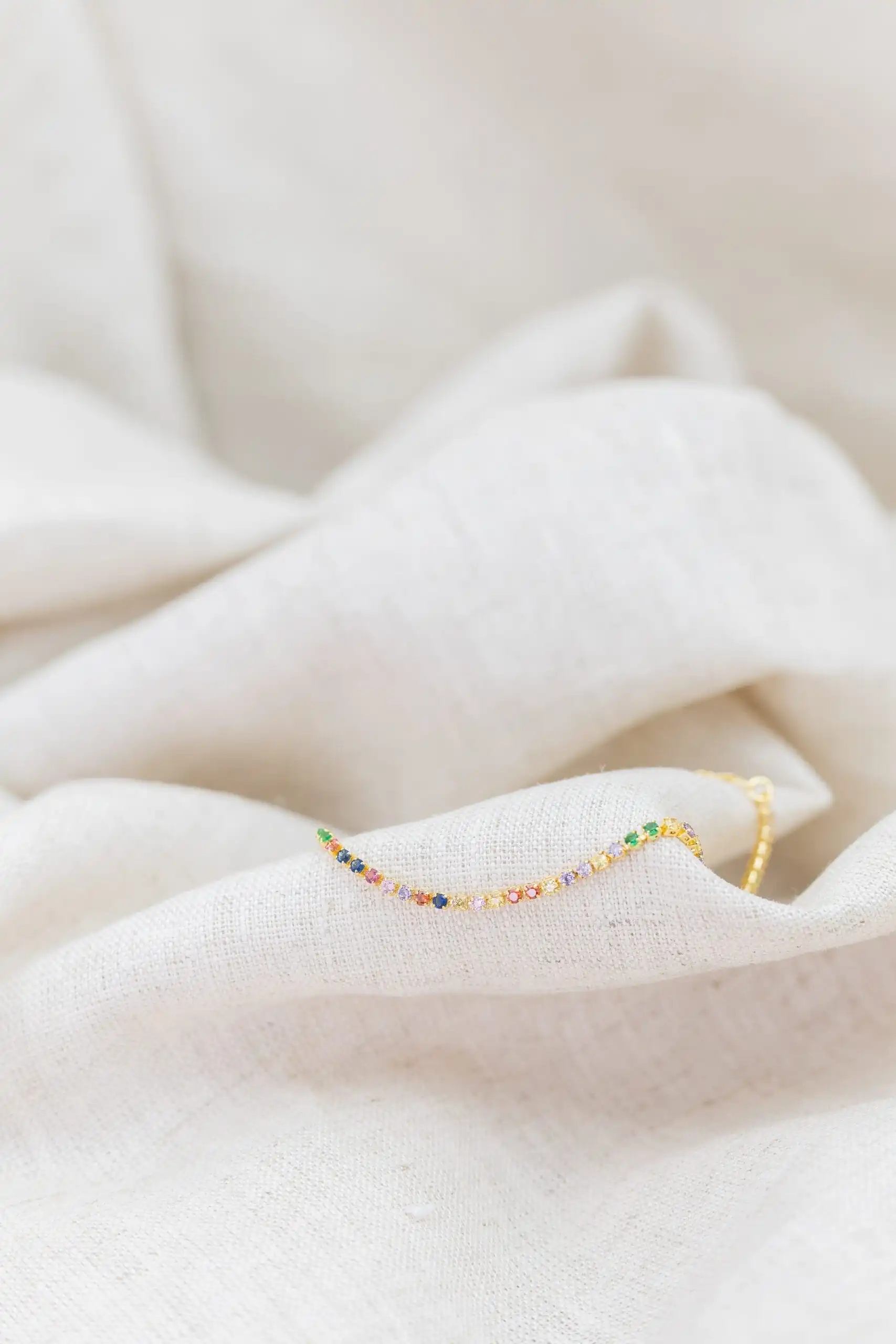 Pulseira com Zircônias Color Banhada em Ouro 18k - Imagem 4