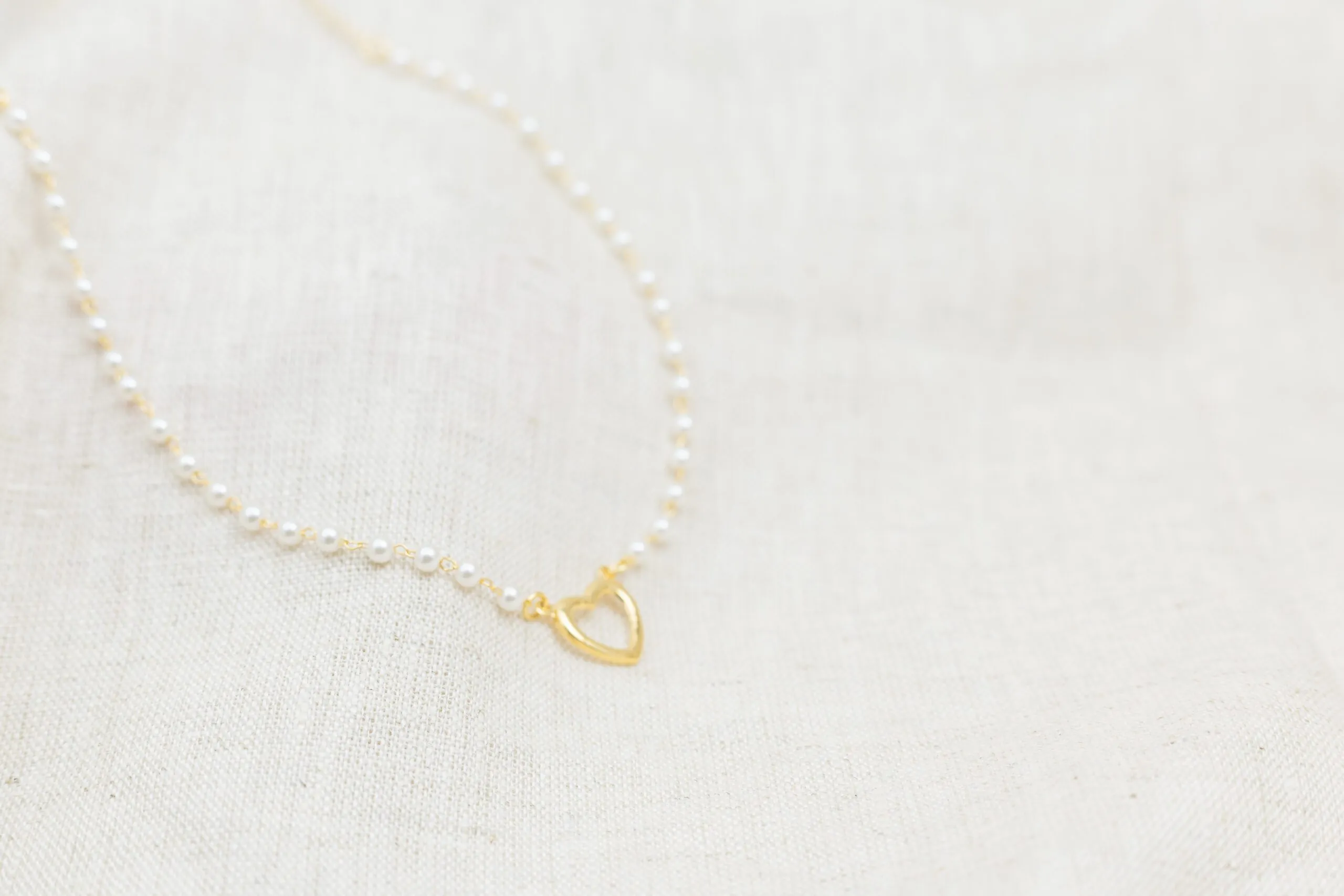 Choker Pérolas e Coração Banhado em Ouro 18k