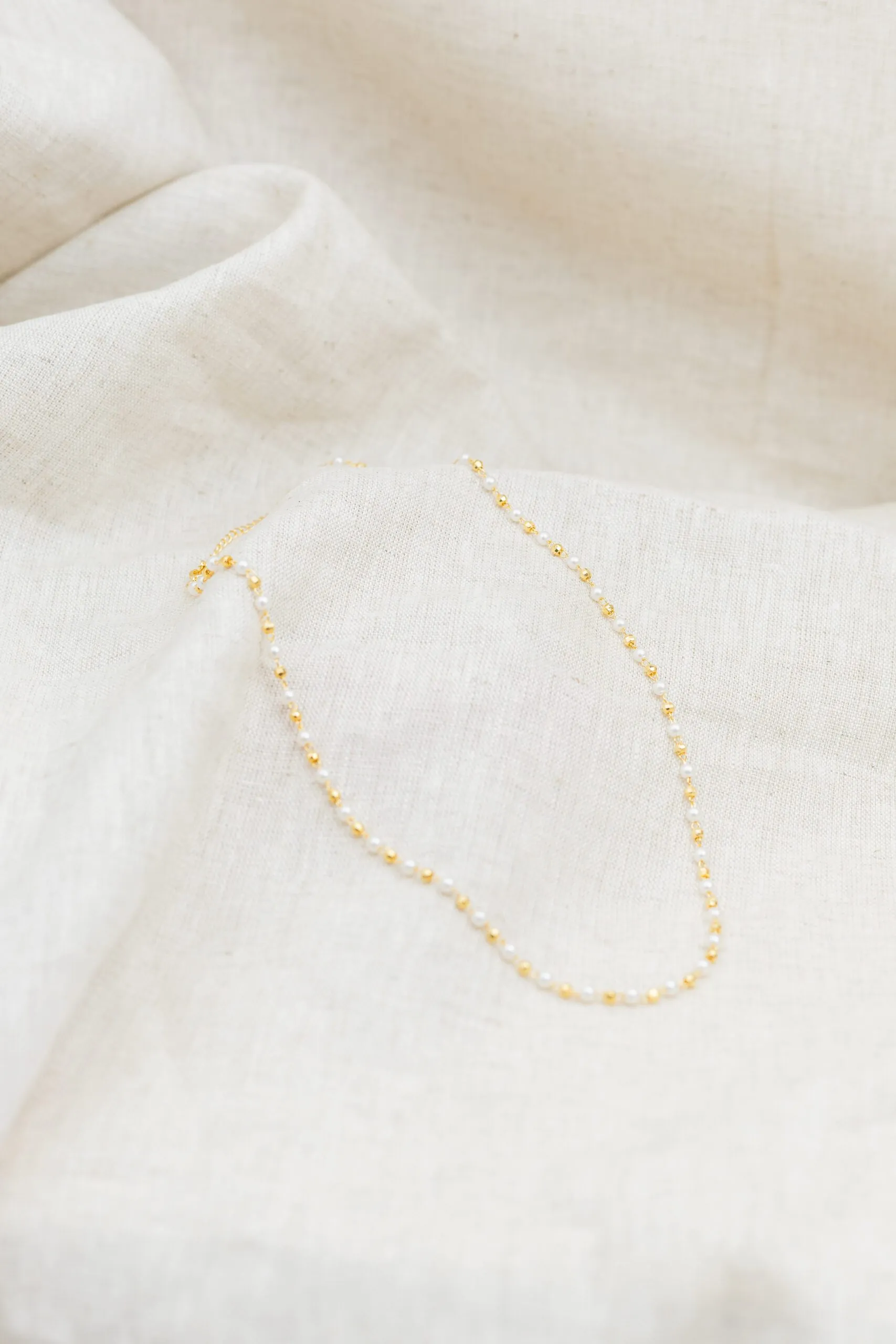 Colar Pérolas e Bolinhas Banhado em Ouro 18k - Imagem 2