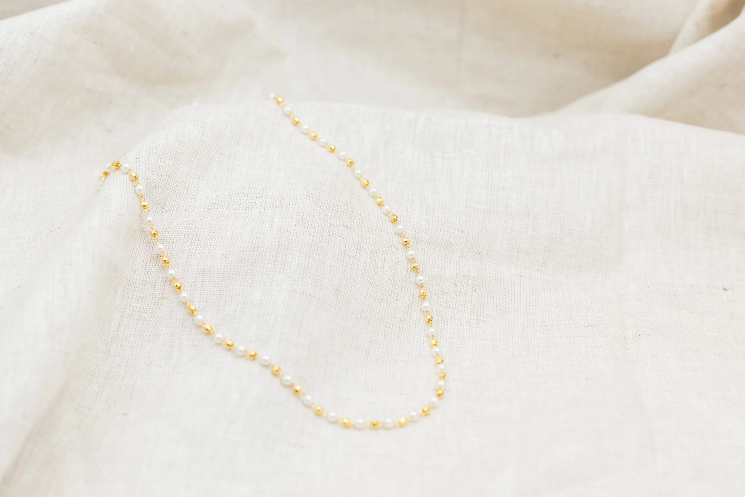 Colar Pérolas e Bolinhas Banhado em Ouro 18k - Imagem 3