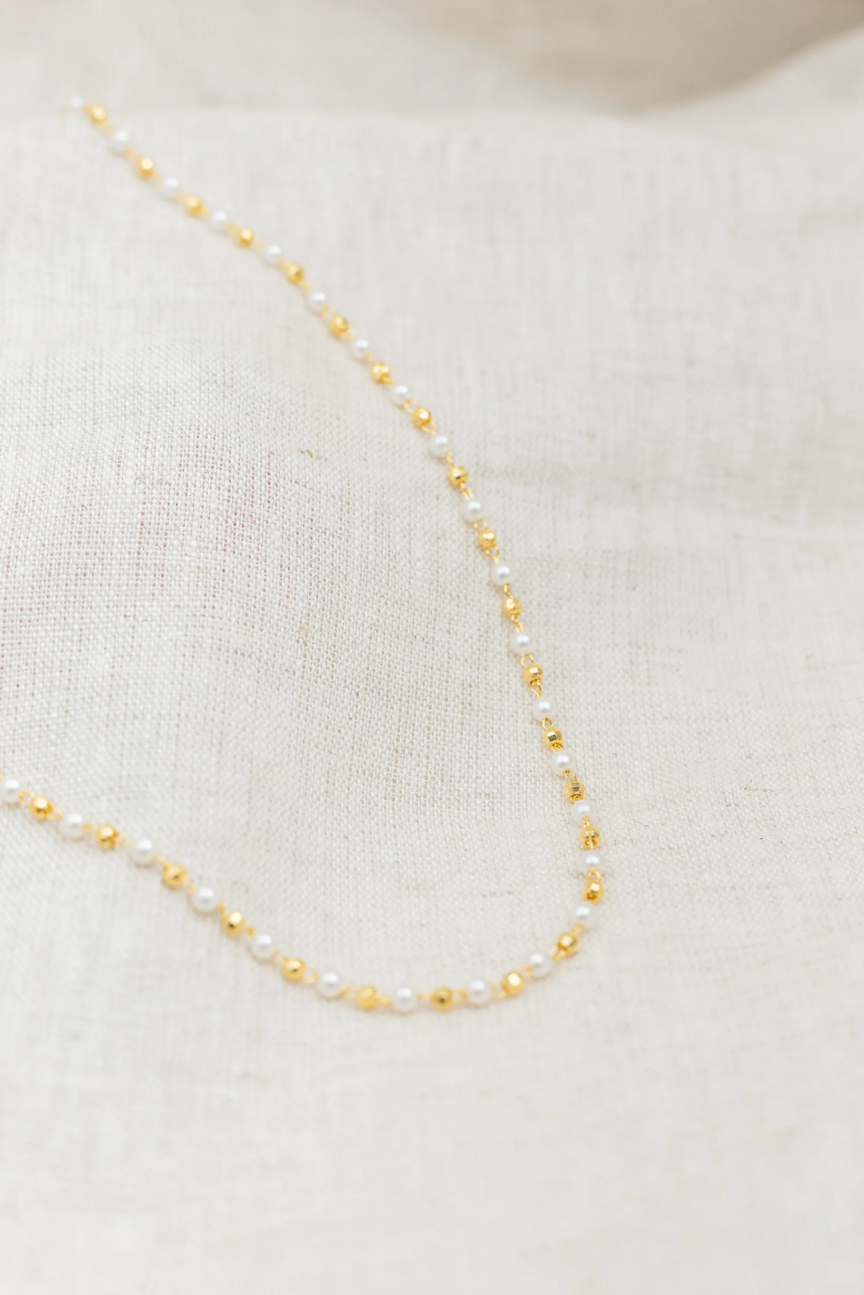 Colar Pérolas e Bolinhas Banhado em Ouro 18k