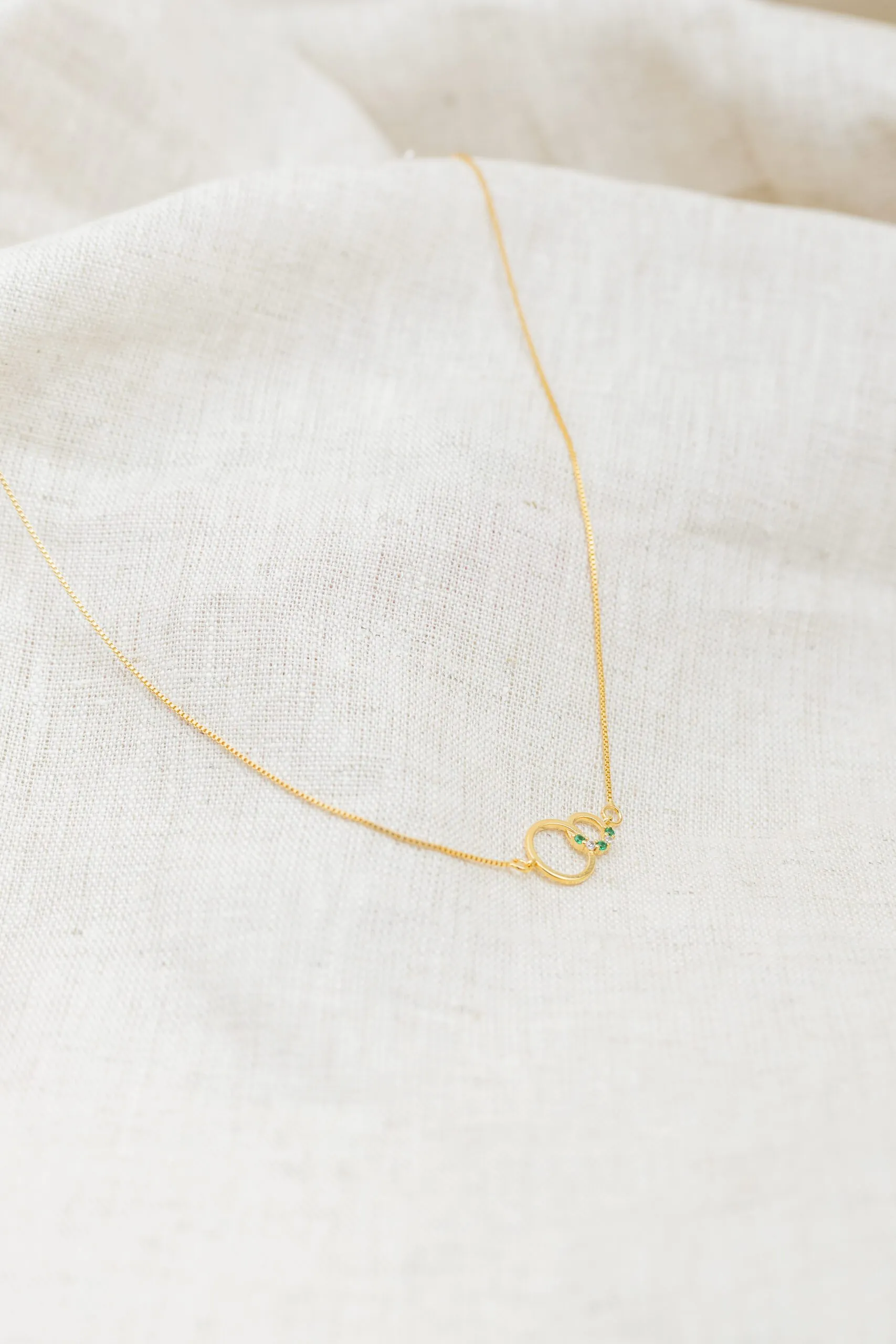 Colar Elo Com Zircônia Verde Banhado em Ouro 18k