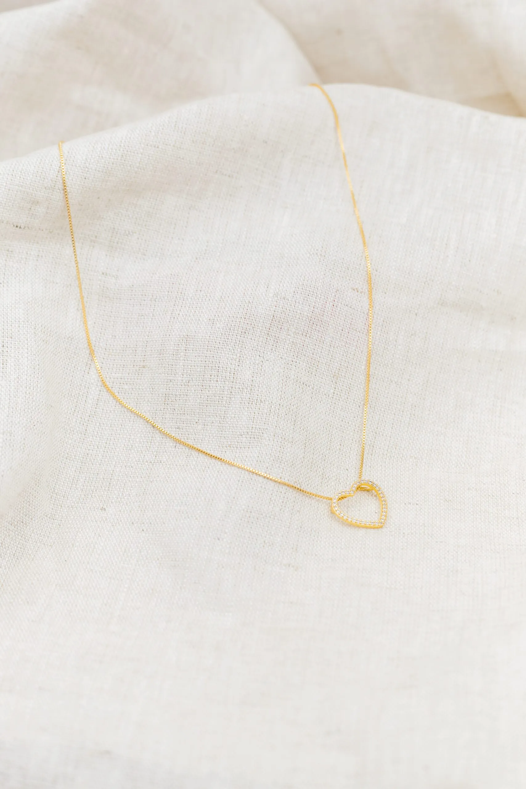 Colar Coração com Zircônias Banhado em Ouro 18k - Imagem 2