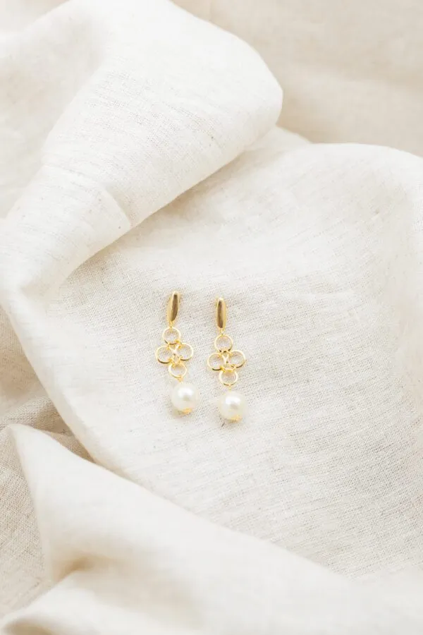Brinco Elos e Pérola Banhado em Ouro 18k - Image 2