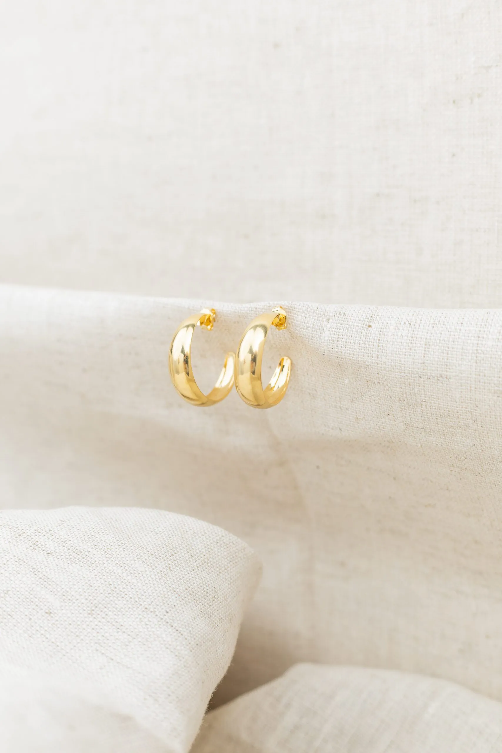 Brinco Argola Tubo Banhado em Ouro 18k