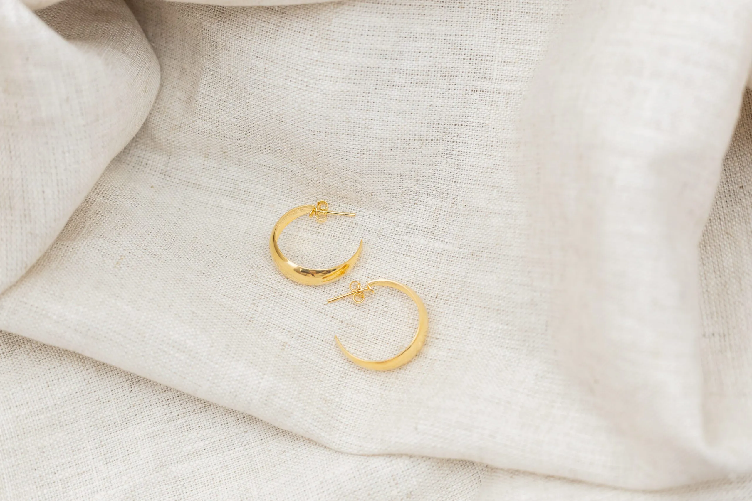 Brinco Argola Tubo Banhado em Ouro 18k - Imagem 3